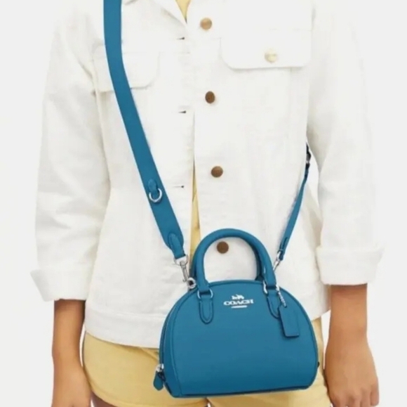 💙🔹️COACH🔹️ NWT Sydney Satchel / Crossbody COLOR: electric Blue - Picture 2 of 5